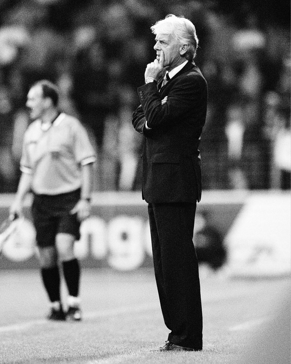 El mundo del futbol está de luto, falleció Leo Beenhakker, destacado entrenador neerlandés, a la edad de 82 años.