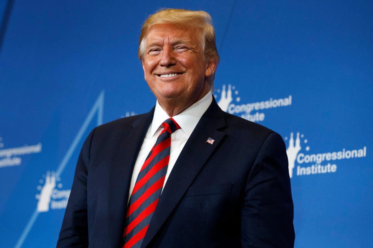 Trump exime a los celulares y los monitores de laptops de sus «aranceles recíprocos».