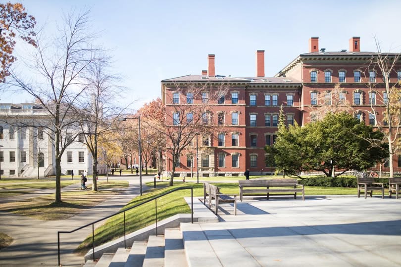 Harvard defiende a sus estudiantes internacionales