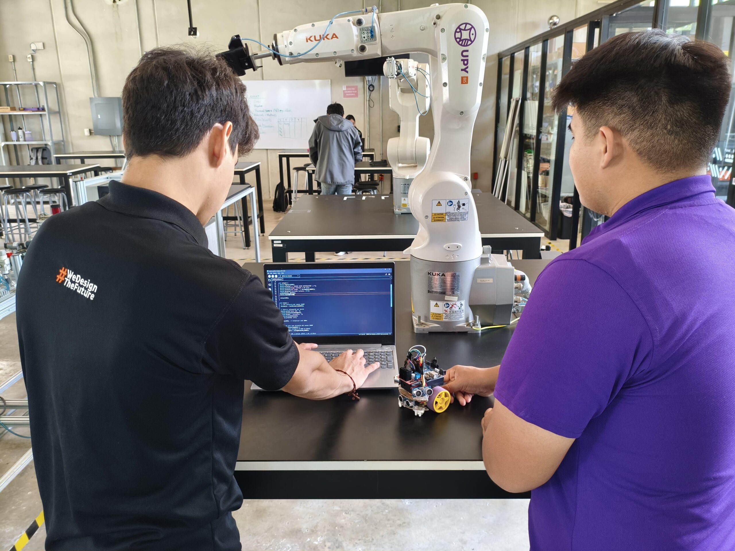 Estudiantes de la UPY competirán en el torneo mundial de robótica en Rumania