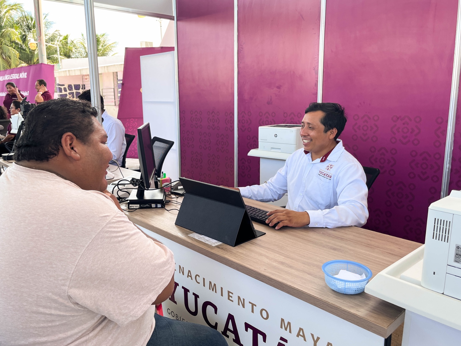 Acercan trámites gubernamentales a Río Lagartos