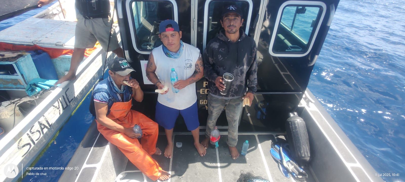 Rescatan a pescadores extraviados en altamar