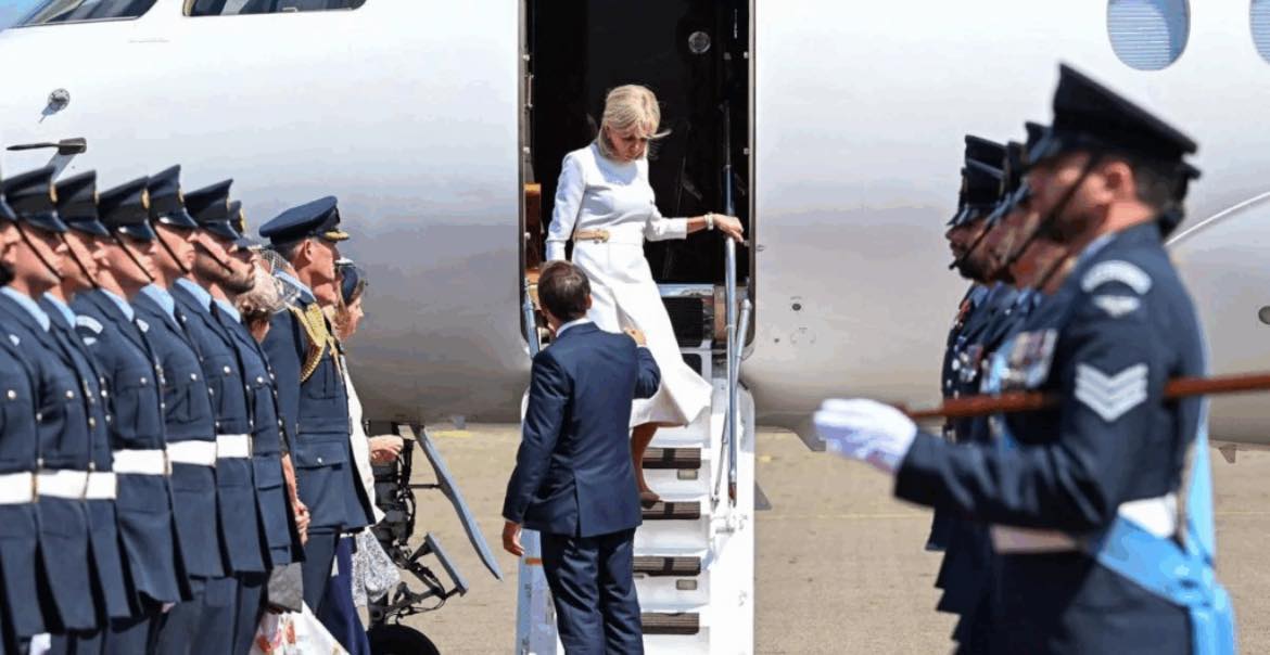 Brigitte esposa de Macron le hace desplante.