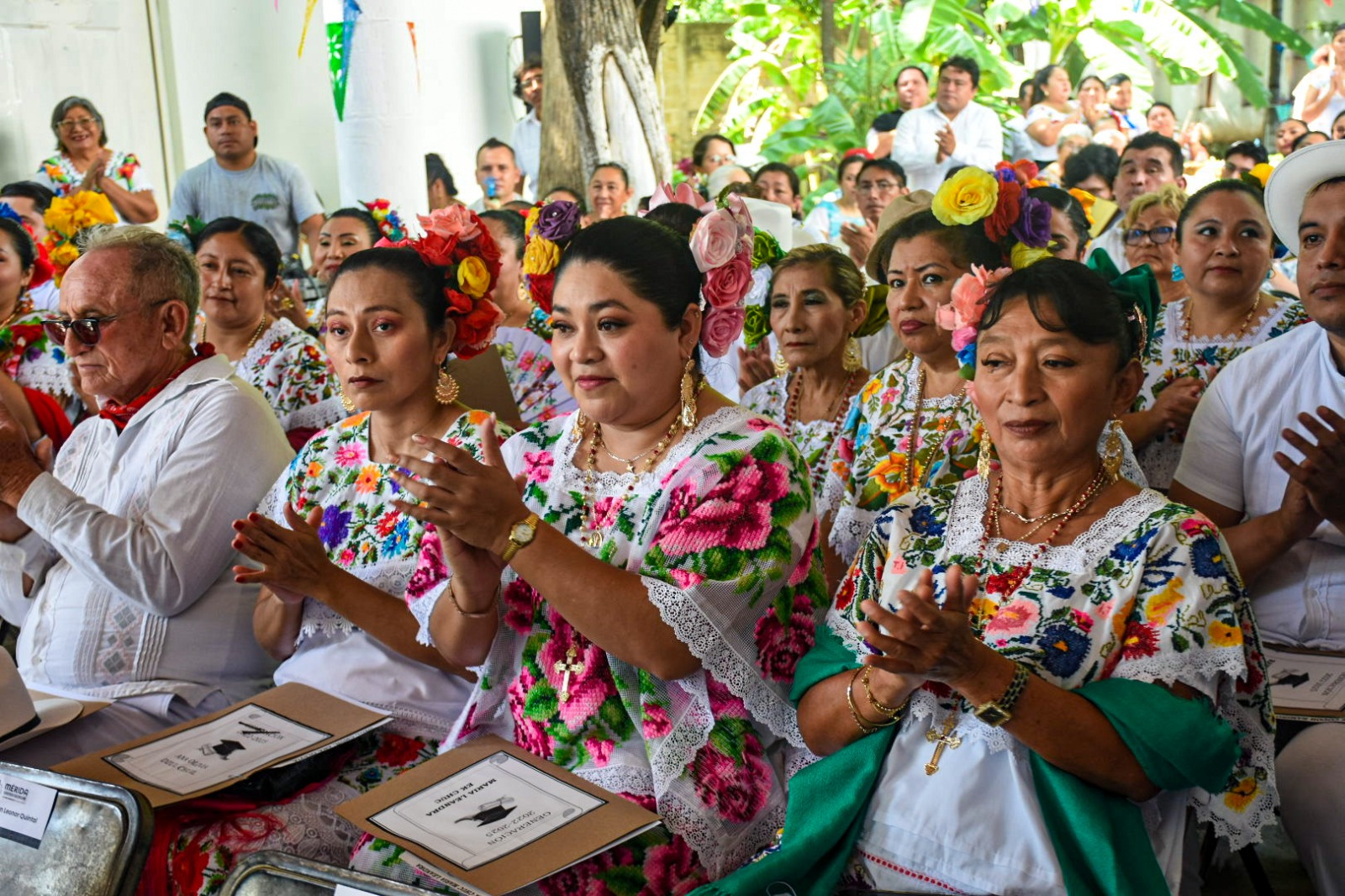 Mérida da la bienvenida a 24 nuevos intérpretes de lengua maya.