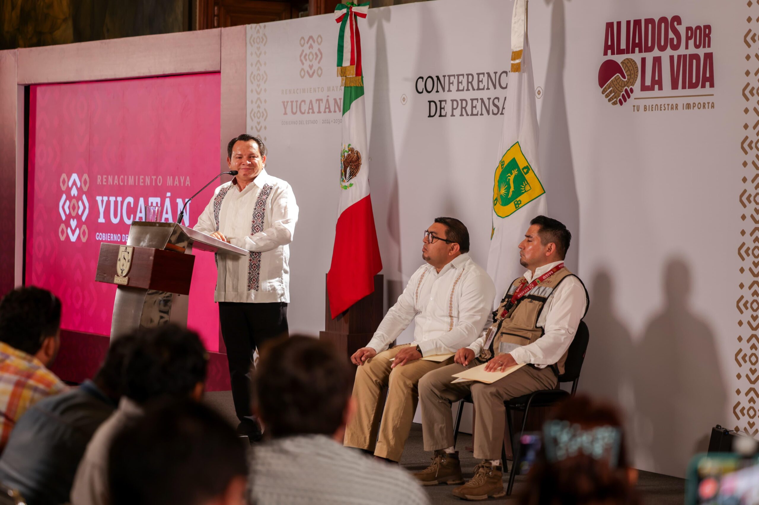 Gobierno de Yucatán implementa operativo especial para atender la marea roja