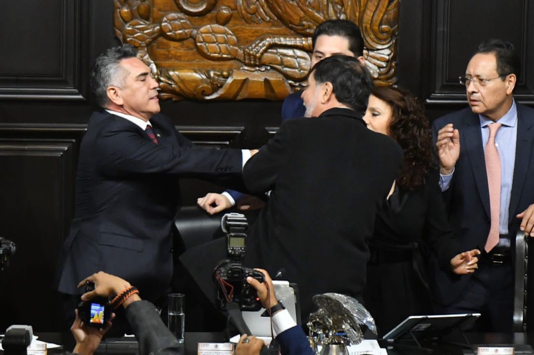 Escándalo en el Senado: ‘Alito’ Moreno y Fernández Noroña se enfrentan a golpes en sesión histórica