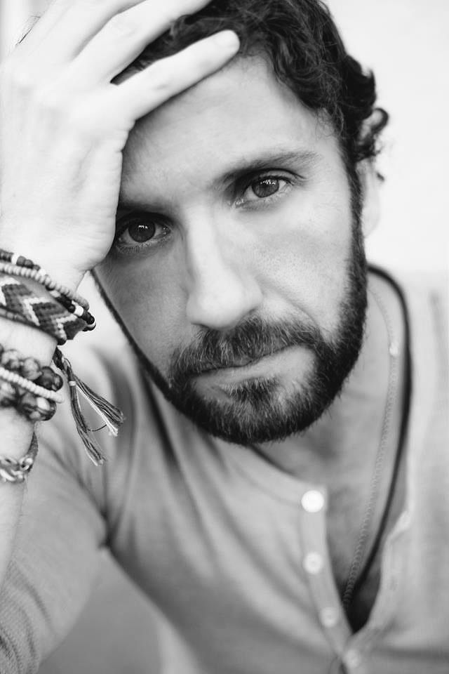 Falleció el actor Brett Everett Young