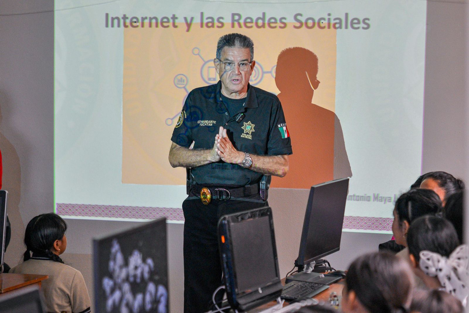 La Secretaría de Seguridad Pública (SSP) promueve la prevención digital entre estudiantes del Colegio Dewey.