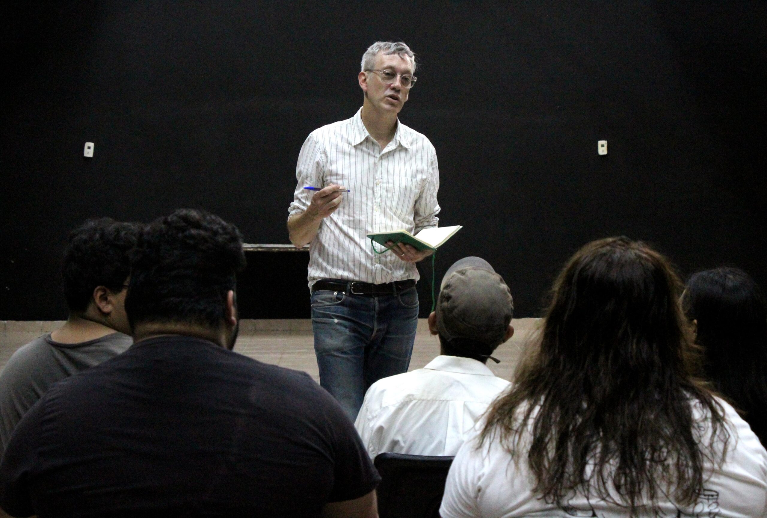 Richard Maxwell lidera taller de teatro experimental en el Cecuny
