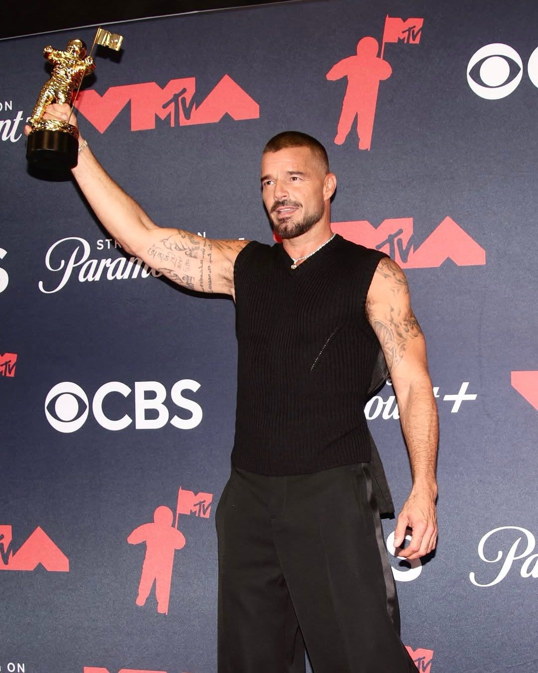 Ricky Martin hace historia al recibir el primer Latin Icon Award en los MTV VMAs 2025