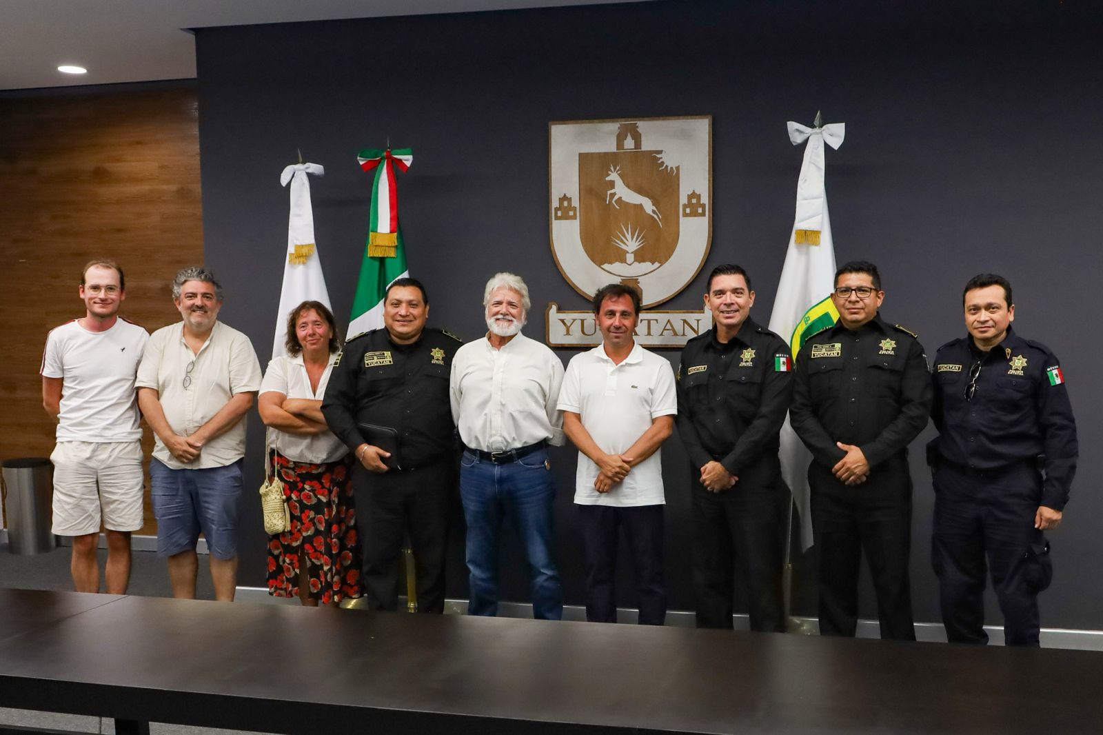 Autoridades francesas visitan el C5i de la SSP en Yucatán