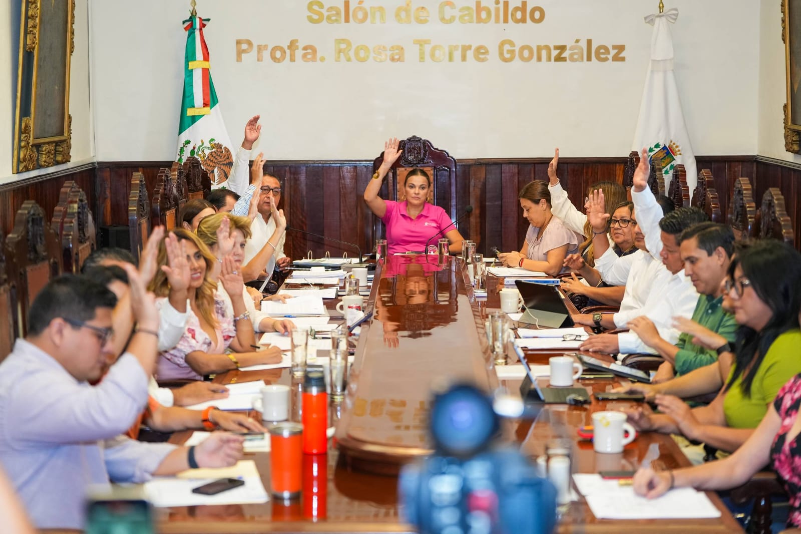 El Cabildo de Mérida reafirma su compromiso con la seguridad y la mejora de la infraestructura vial y urbana de la ciudad.