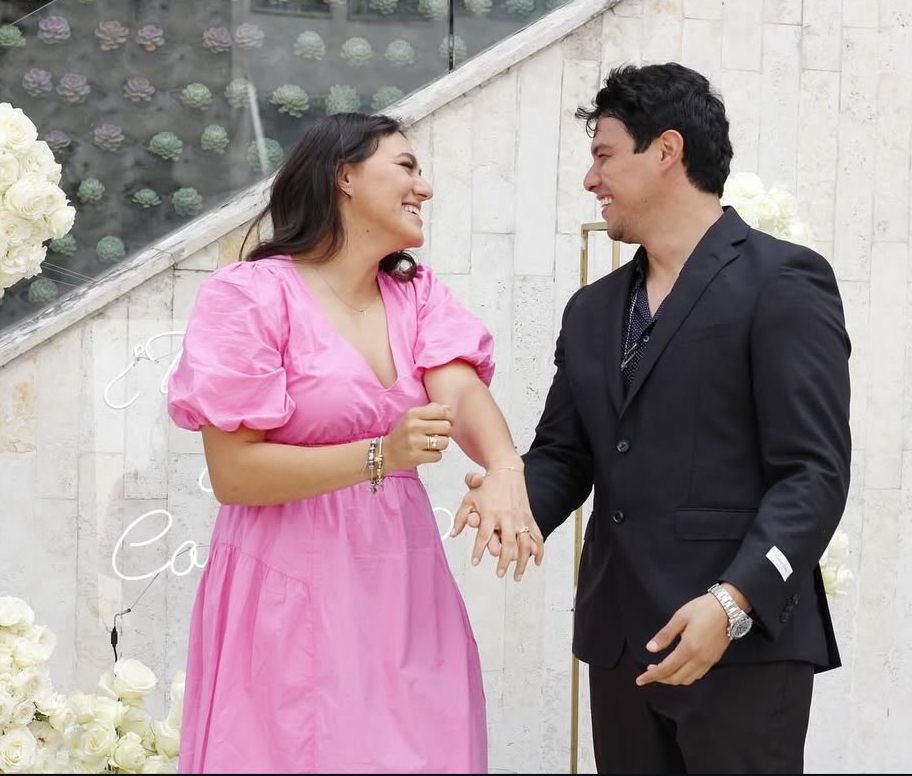 Alejandra Valencia anuncia su compromiso con el músico Jesús Gutiérrez