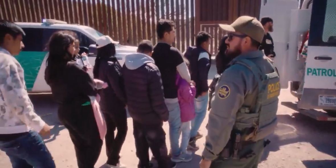 Papa León XIV critica la política migratoria de Trump