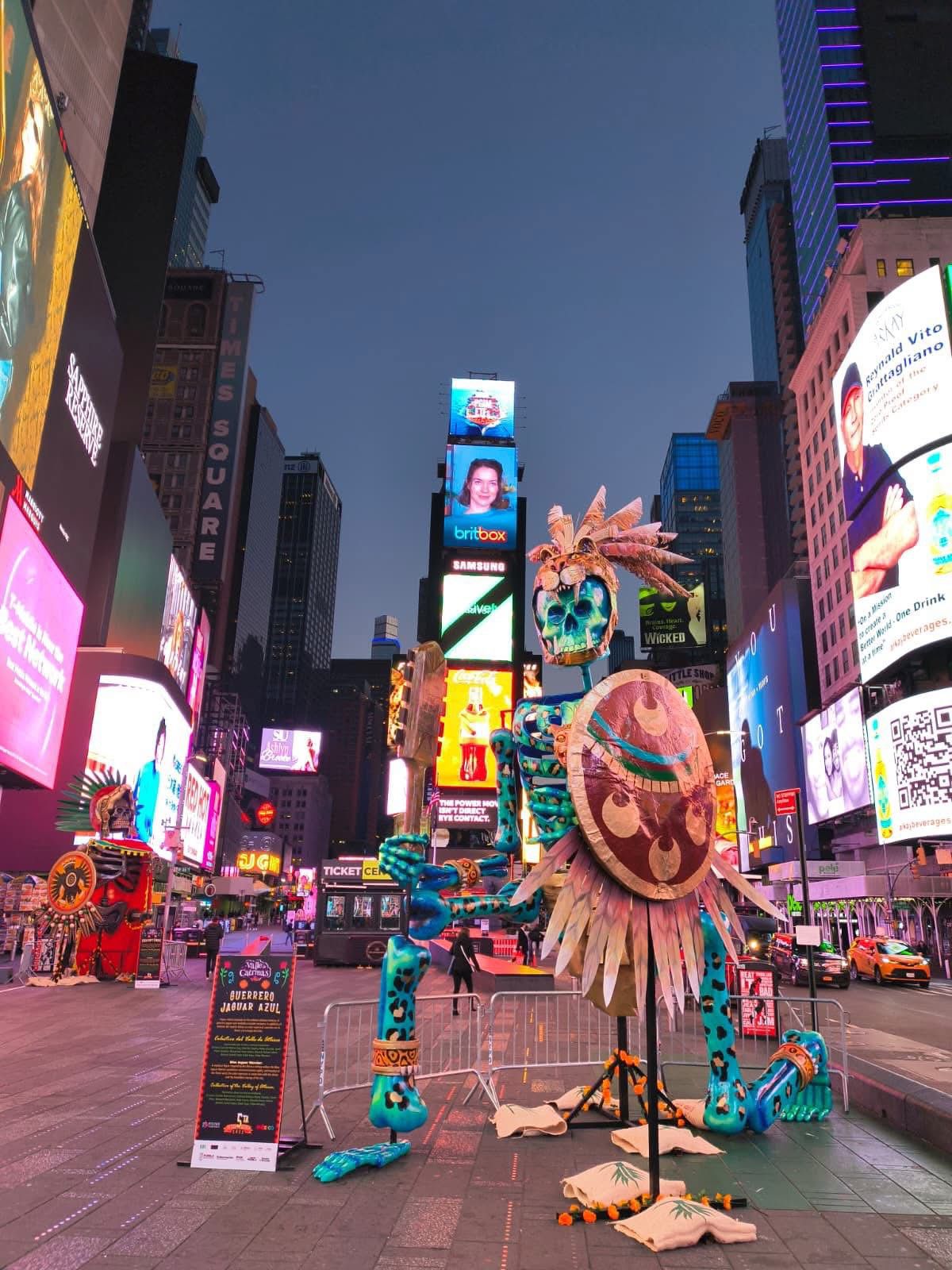 Catrinas monumentales de Atlixco llegan a Times Square, Nueva York, para promover el Día de Muertos
