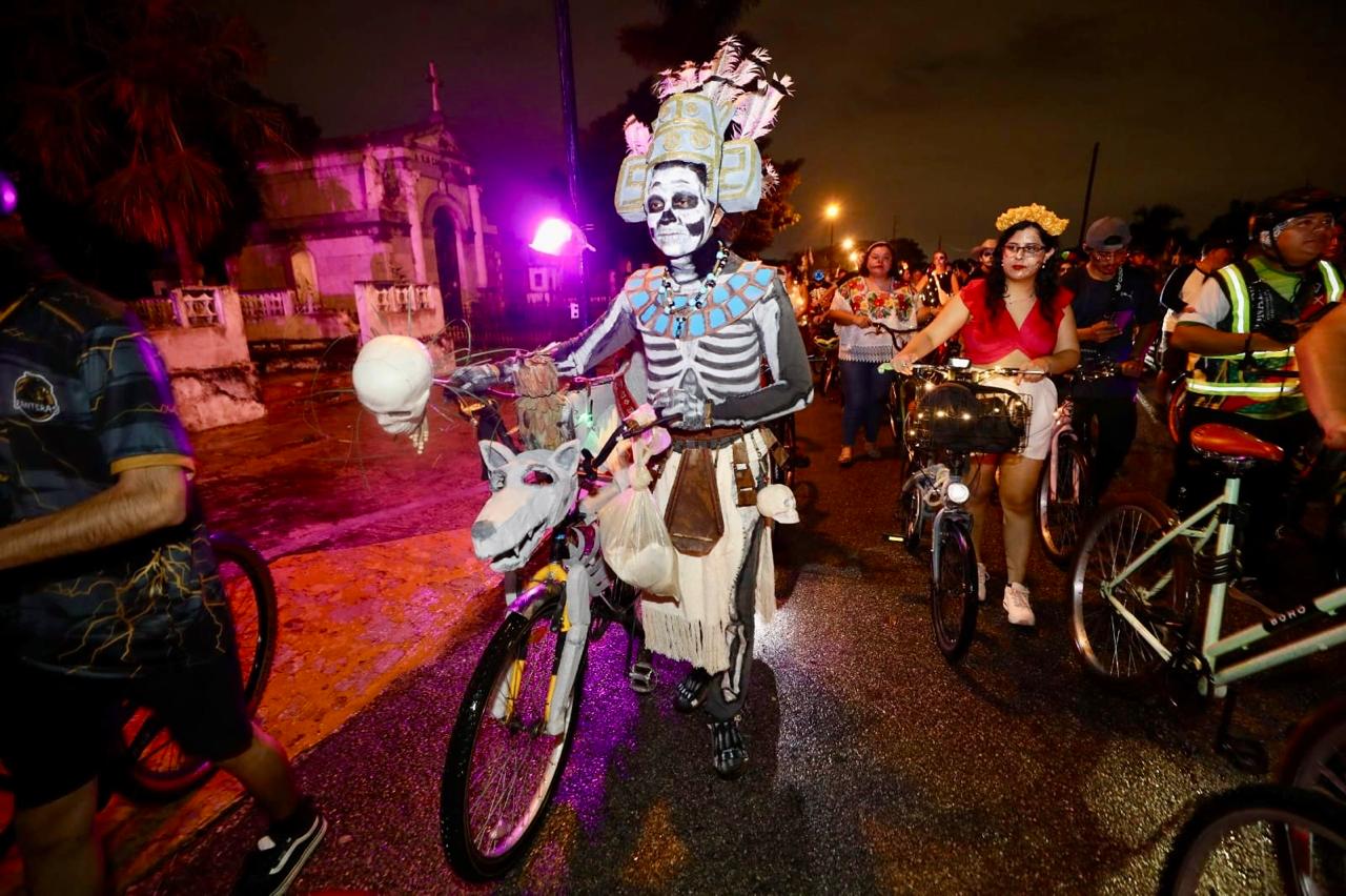 Ayuntamiento de Mérida impulsa el uso de la bicicleta en el Festival de las Ánimas