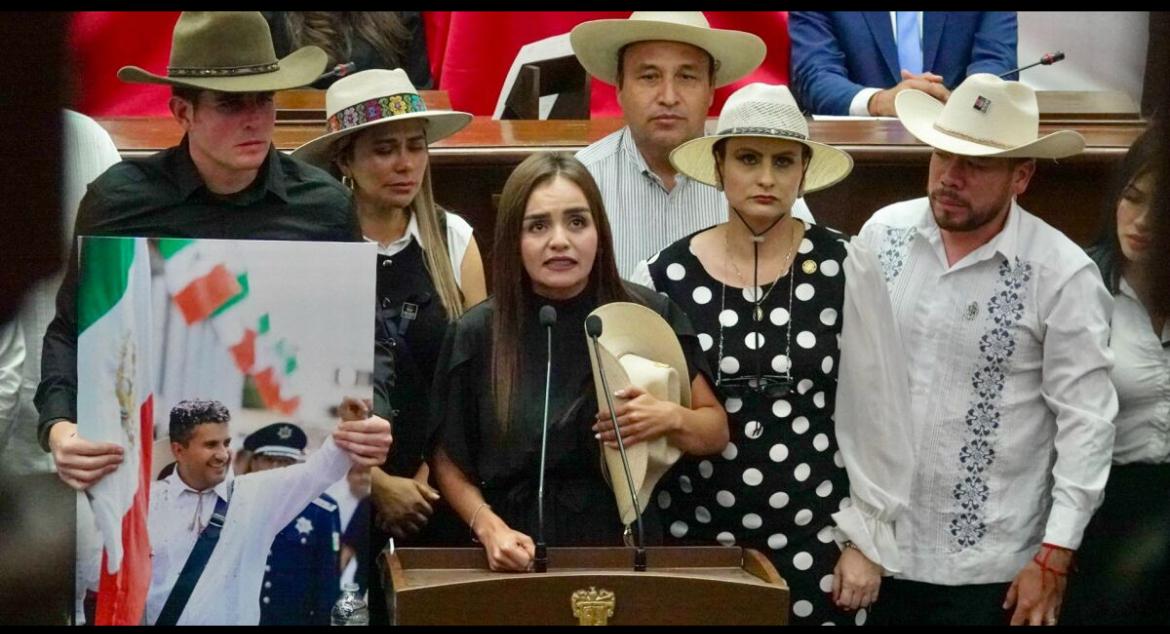 Grecia Itzel Quiroz García, viuda del alcalde Carlos Manzo Rodríguez, asume como presidenta municipal sustituta de Uruapan