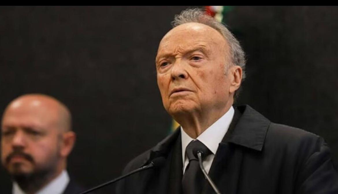 Alejandro Gertz Manero renunció como Fiscal General de la República