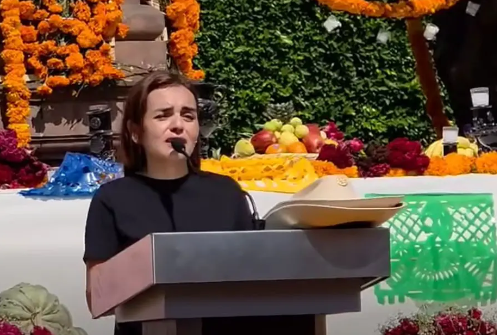 Grecia Quiroz, esposa de Carlos Manzo, asumirá la presidencia municipal de Uruapan.