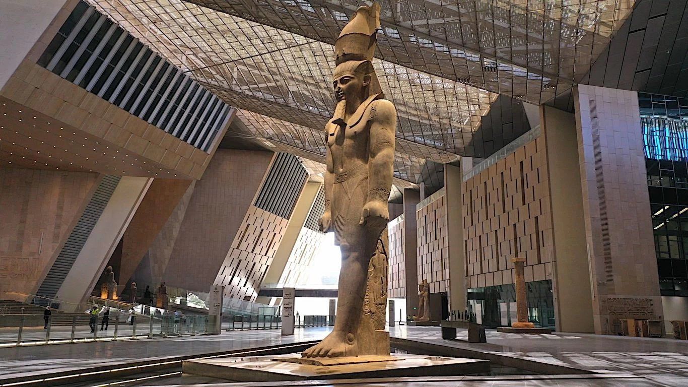 Egipto inaugura el Gran Museo Egipcio tras 20 años de espera