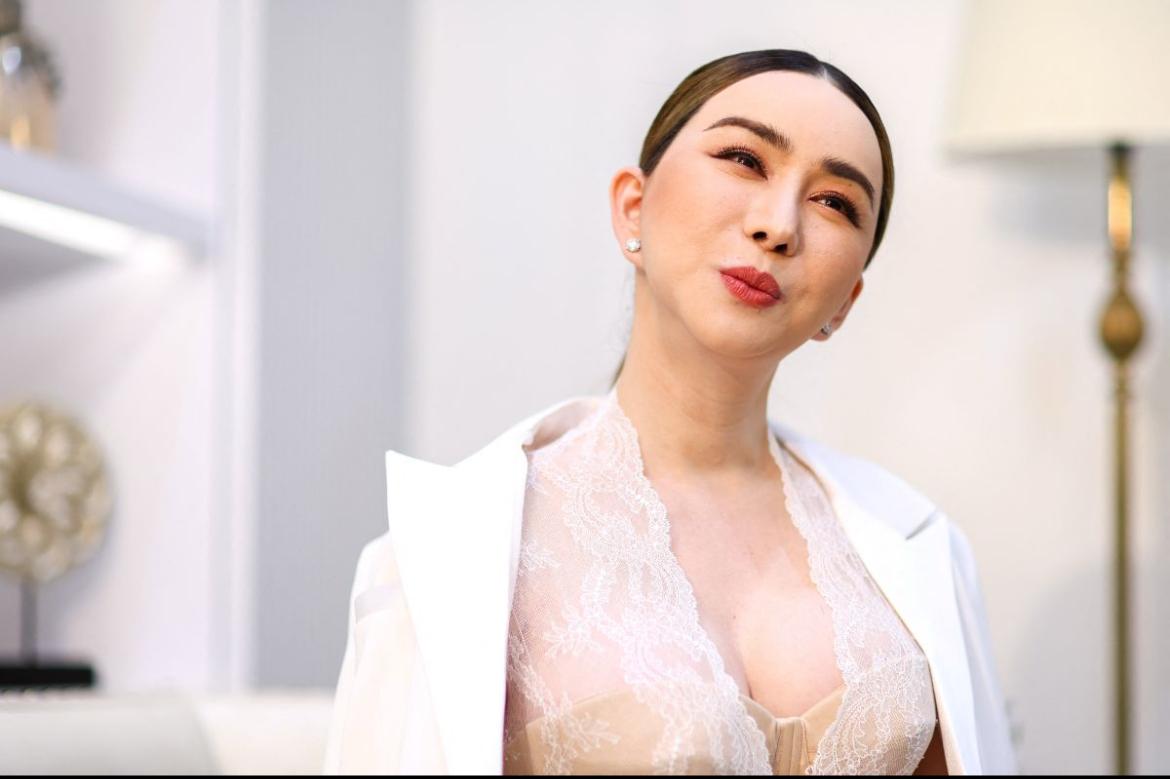 Giran orden de arresto en Tailandia contra Jakkaphong “Anne” Jakrajutatip, copropietaria del certamen Miss Universo