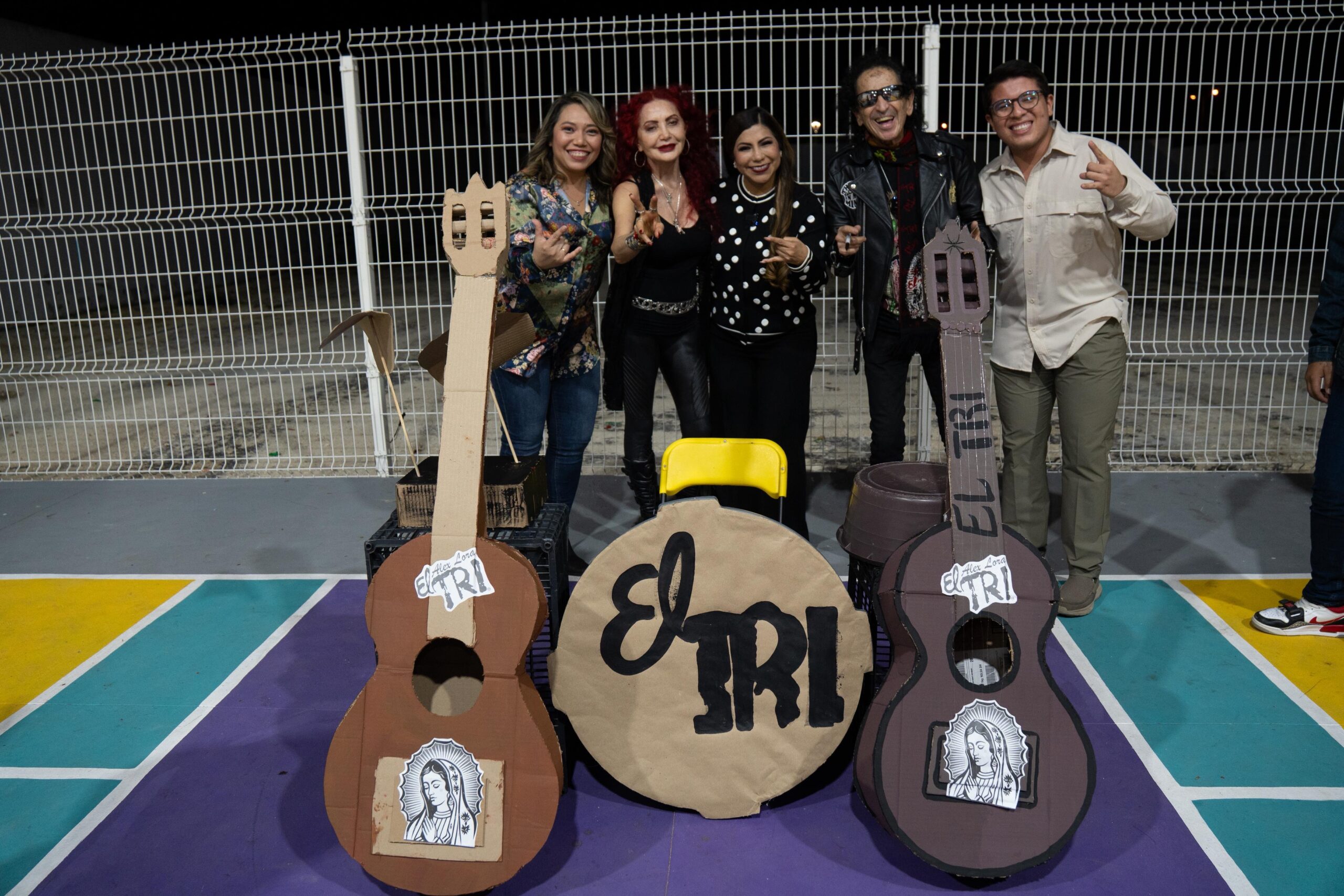 Alex Lora convive con niñas, niños y adolescentes de Casa Otoch en una jornada llena de música y alegría.