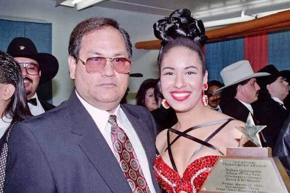 Muere Abraham Quintanilla, padre de Selena, a los 86 años
