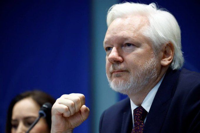 Assange denuncia penal contra la Fundación Nobel por premio a María Corina Machado