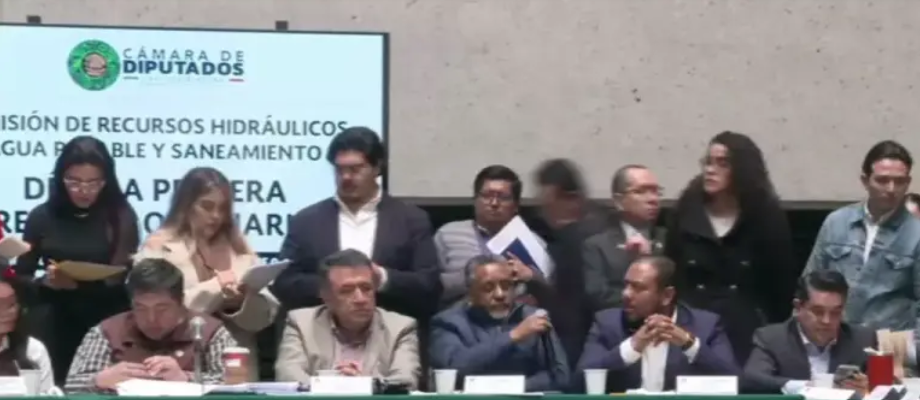 Ley de Aguas 2025: Impacto en Políticas Hídricas Nacionales