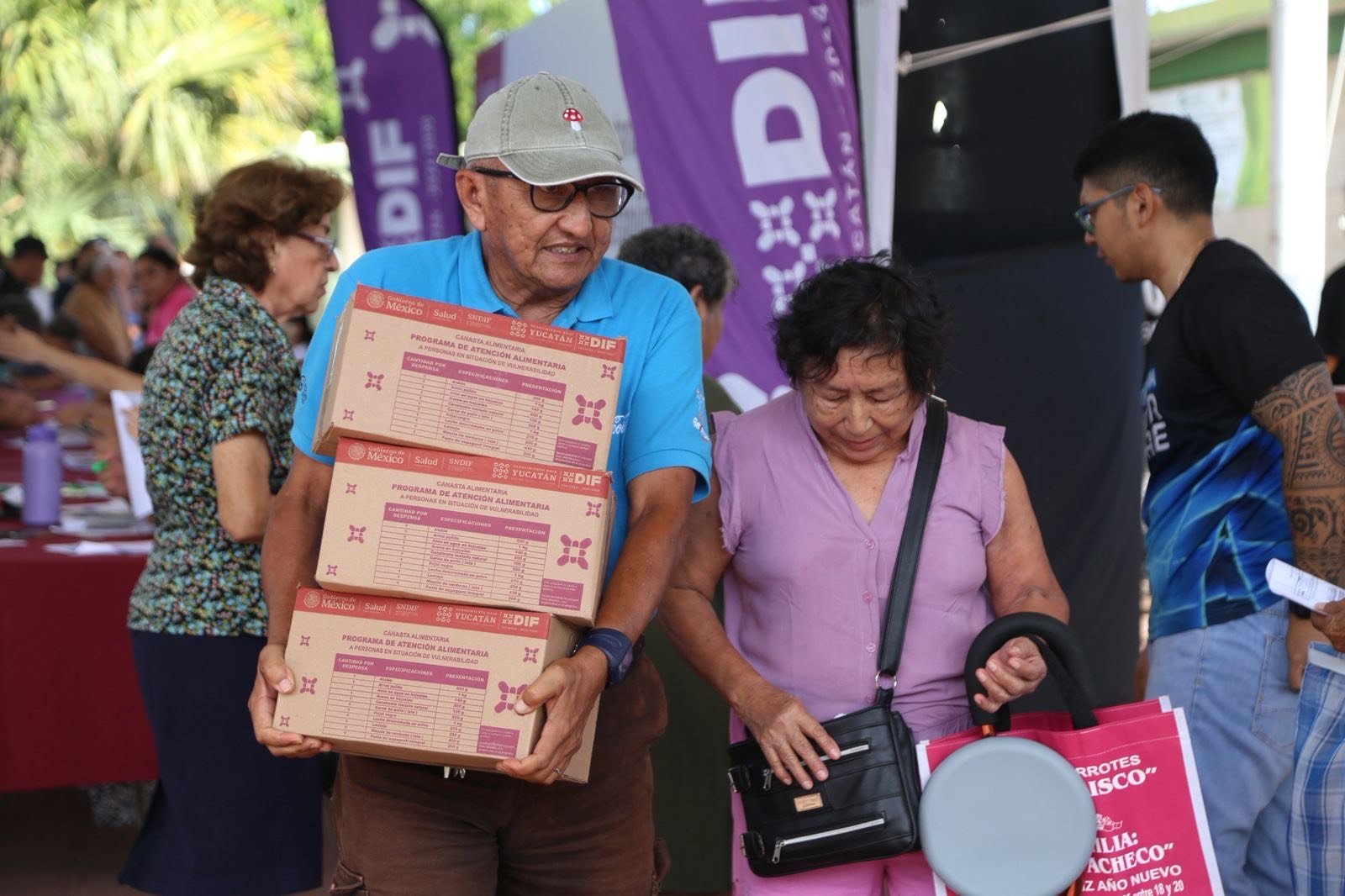 DIF Yucatán fortalece apoyo a vulnerables: 338 mil canastas y millones en ayudas en 2025