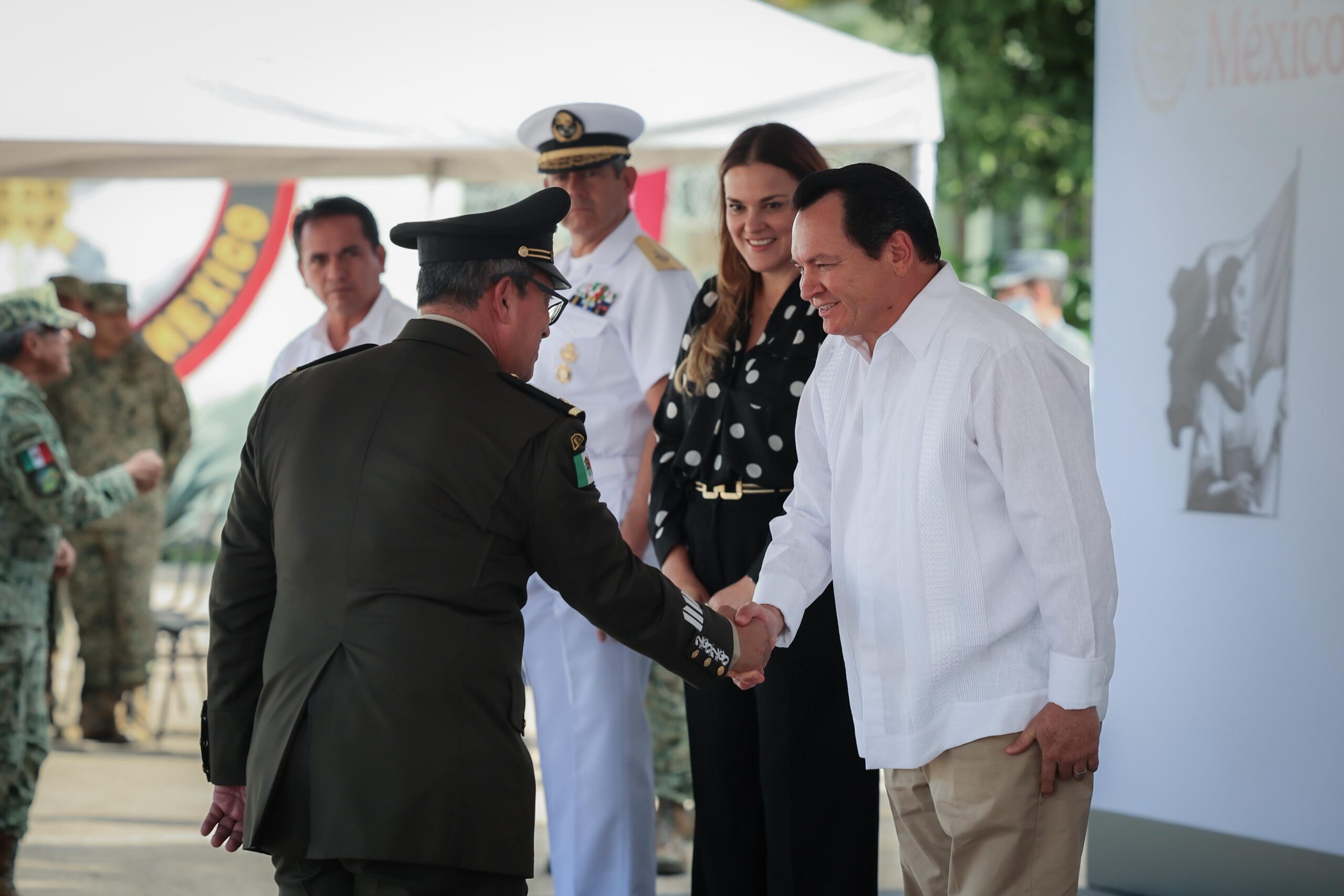 Gobernador Díaz Mena Asiste a Toma de Protesta del Nuevo Comandante de la X Región Militar