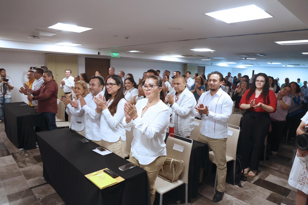 Inauguran en Yucatán congreso de inglés técnico para IA, ciberseguridad y robótica