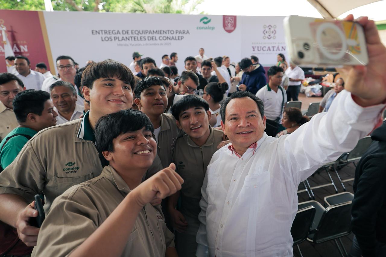 Gobierno de Yucatán impulsa la educación con visión de futuro en el Renacimiento Maya