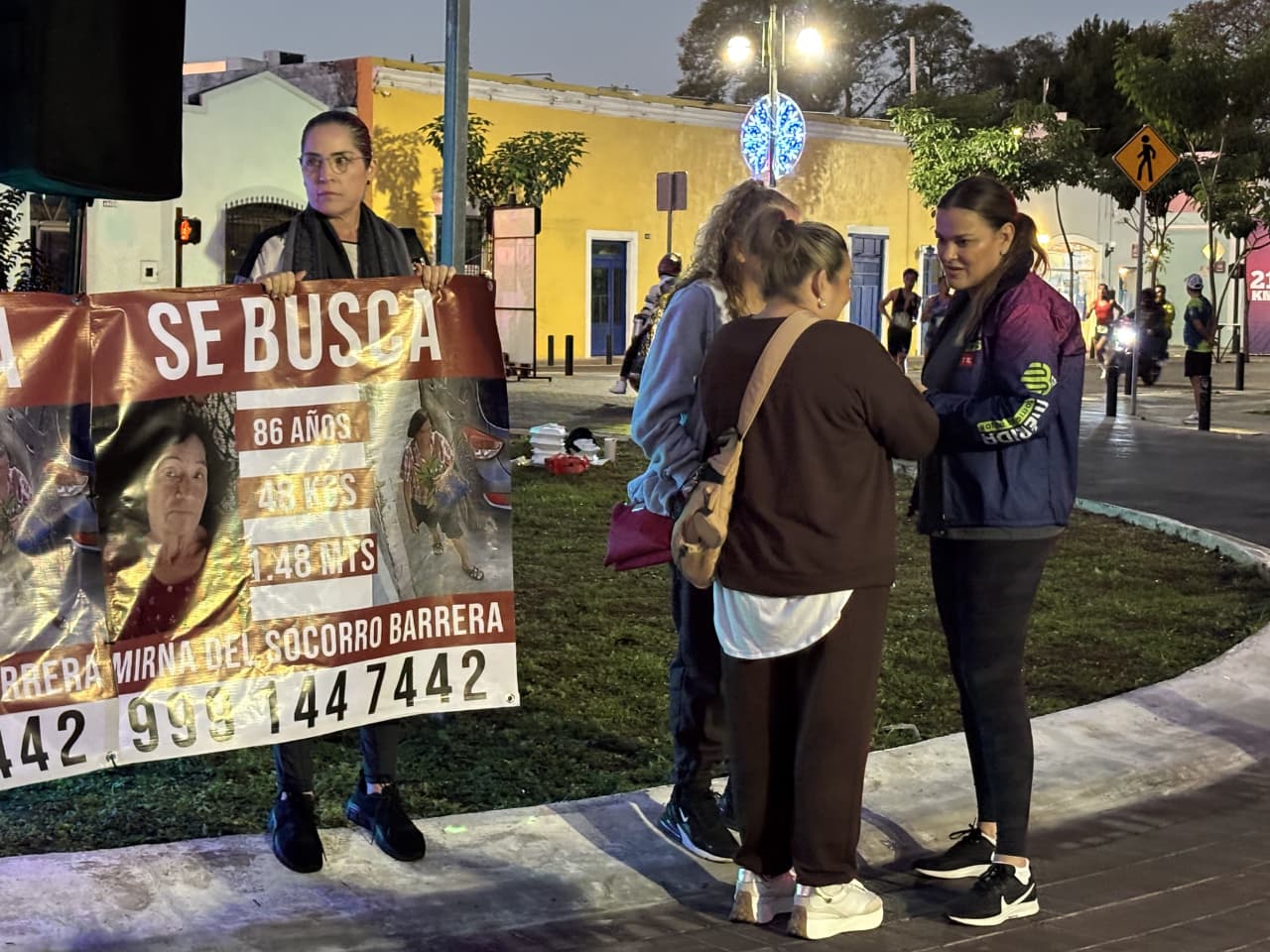 Cecilia Patrón apoya a familia de Mirna Barrera en el Maratón de Mérida