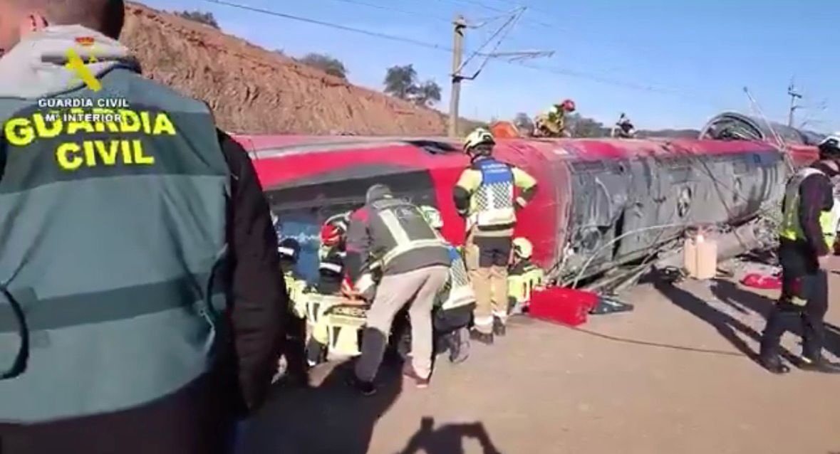 Tragedia en Adamuz: Autoridades investigan choque de trenes con 39 muertos