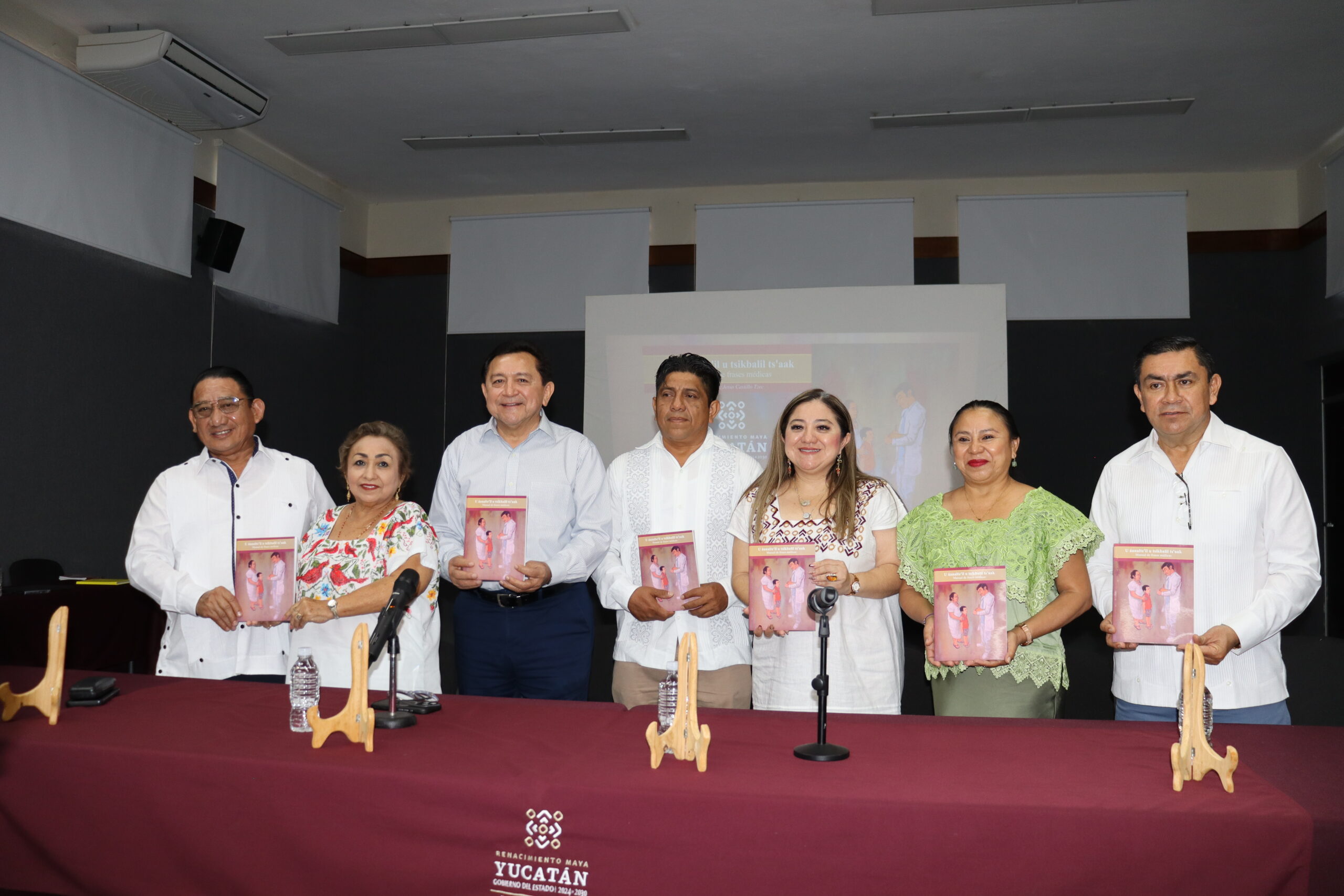 Presentan manual de frases médicas en lengua maya para mejorar atención en Yucatán.