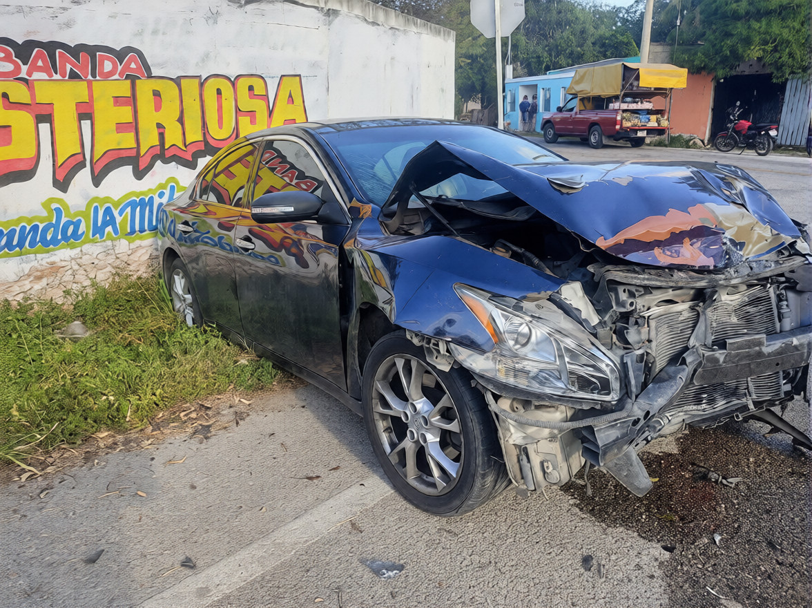 Accidente aparatoso en carretera Chetumal-Mérida deja tres lesionados