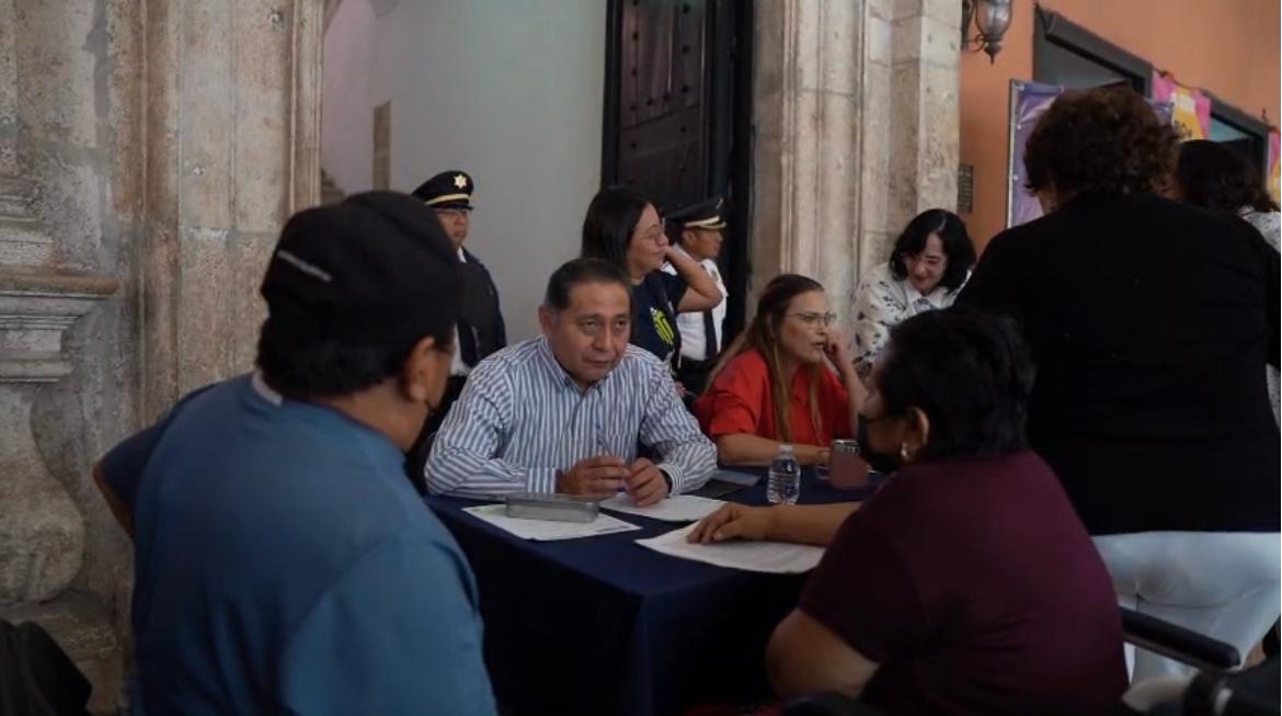 Ayuntamiento de Mérida clausura restaurante-bar por operar sin licencia en zona residencial.