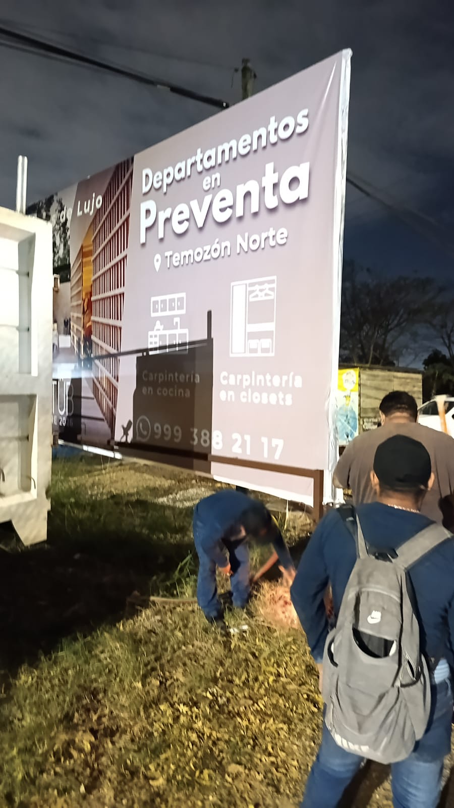 Ayuntamiento de Mérida retira 22 vallas publicitarias ilegales