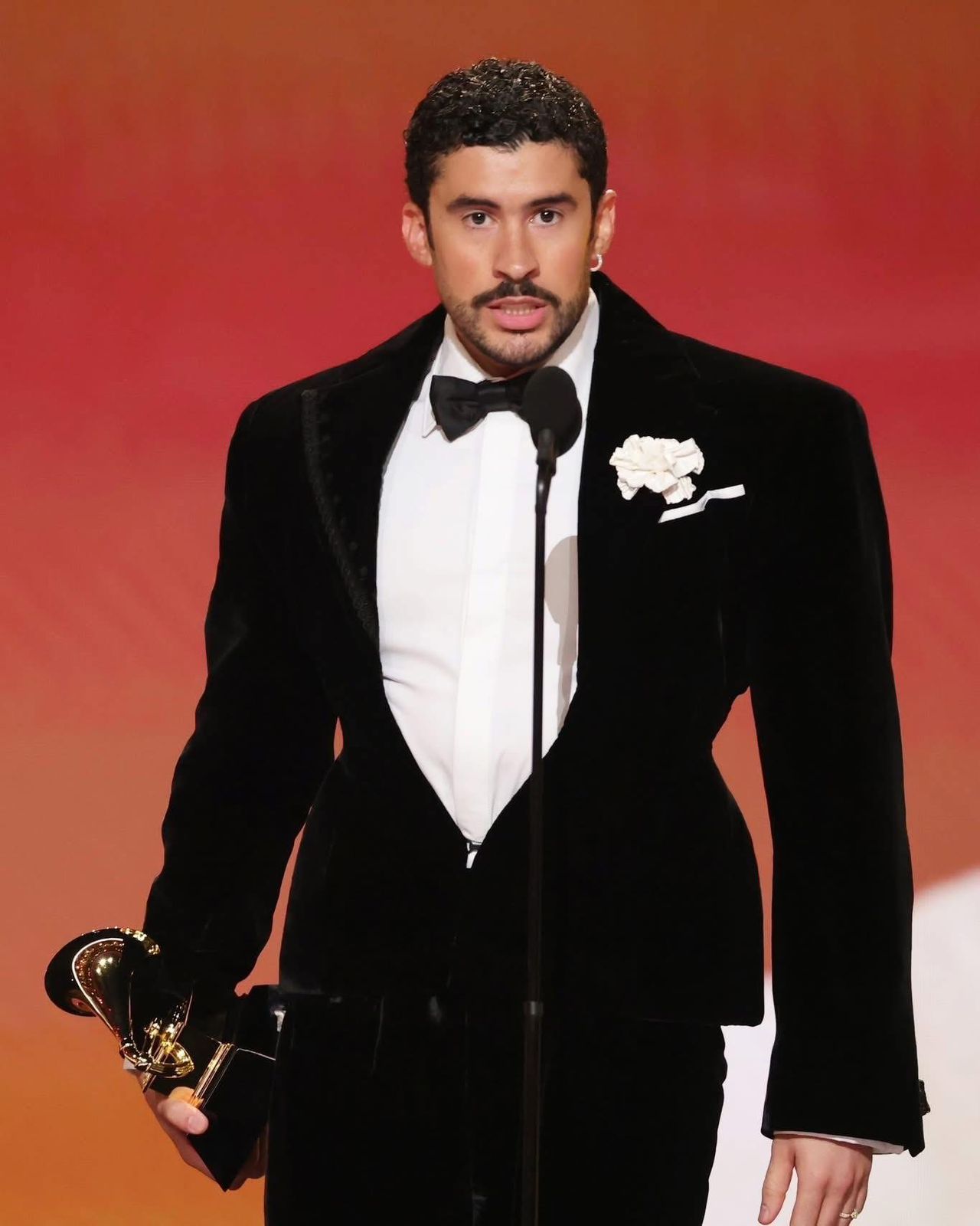 Bad Bunny critica al ICE en los Grammy 2026