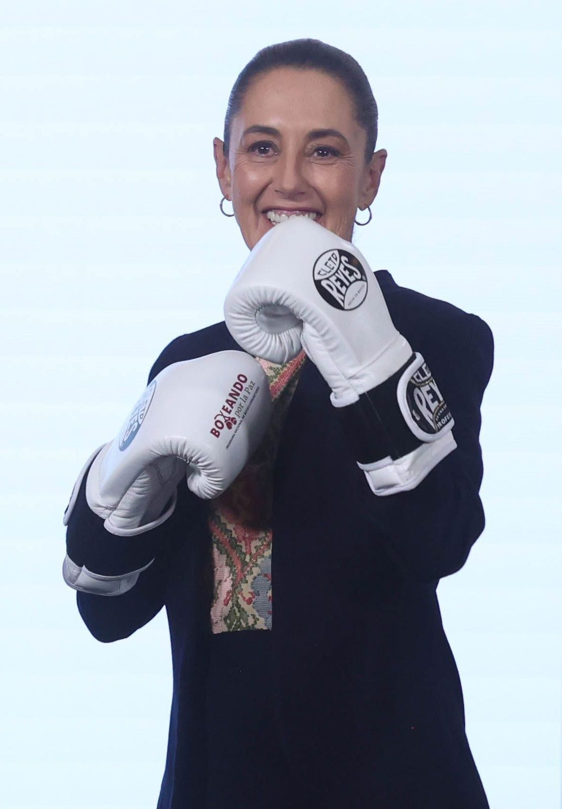 Boxeando por la Paz: Sheinbaum lanza beca de 9 mil pesos para maestros de boxeo