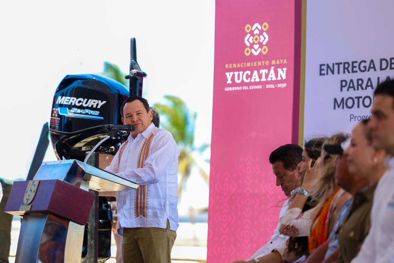Yucatán moderniza sector pesquero: entrega de motores y credenciales
