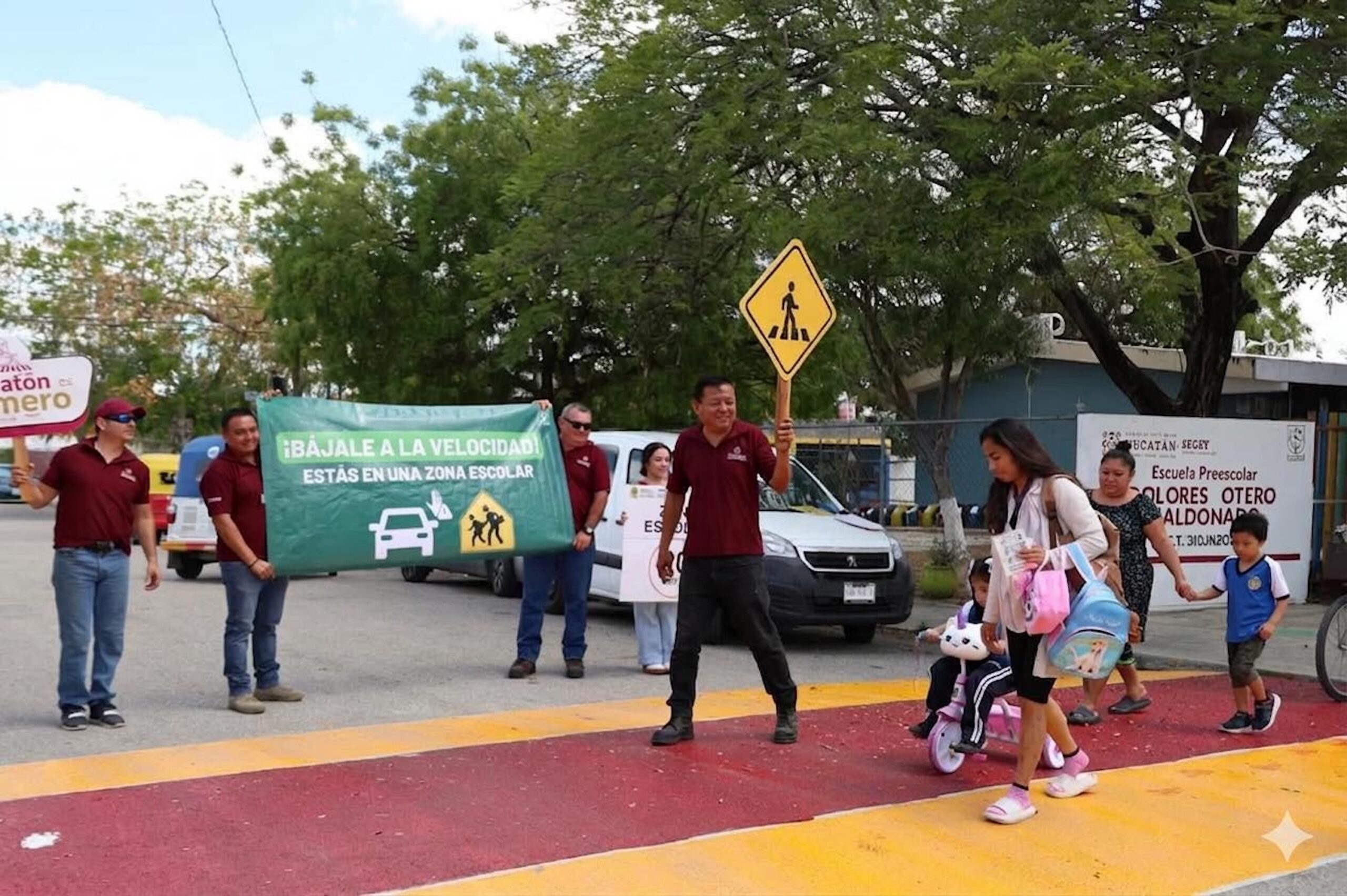 Atienden solicitud ciudadana para mejorar seguridad vial en escuela de Juan Pablo II