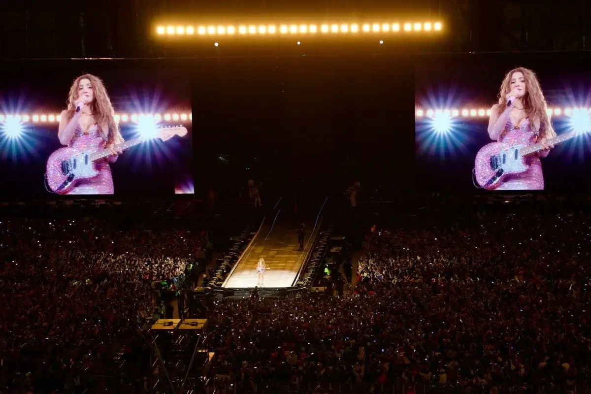 Shakira Conquista Récord en Zócalo CDMX: 400 Mil Fans