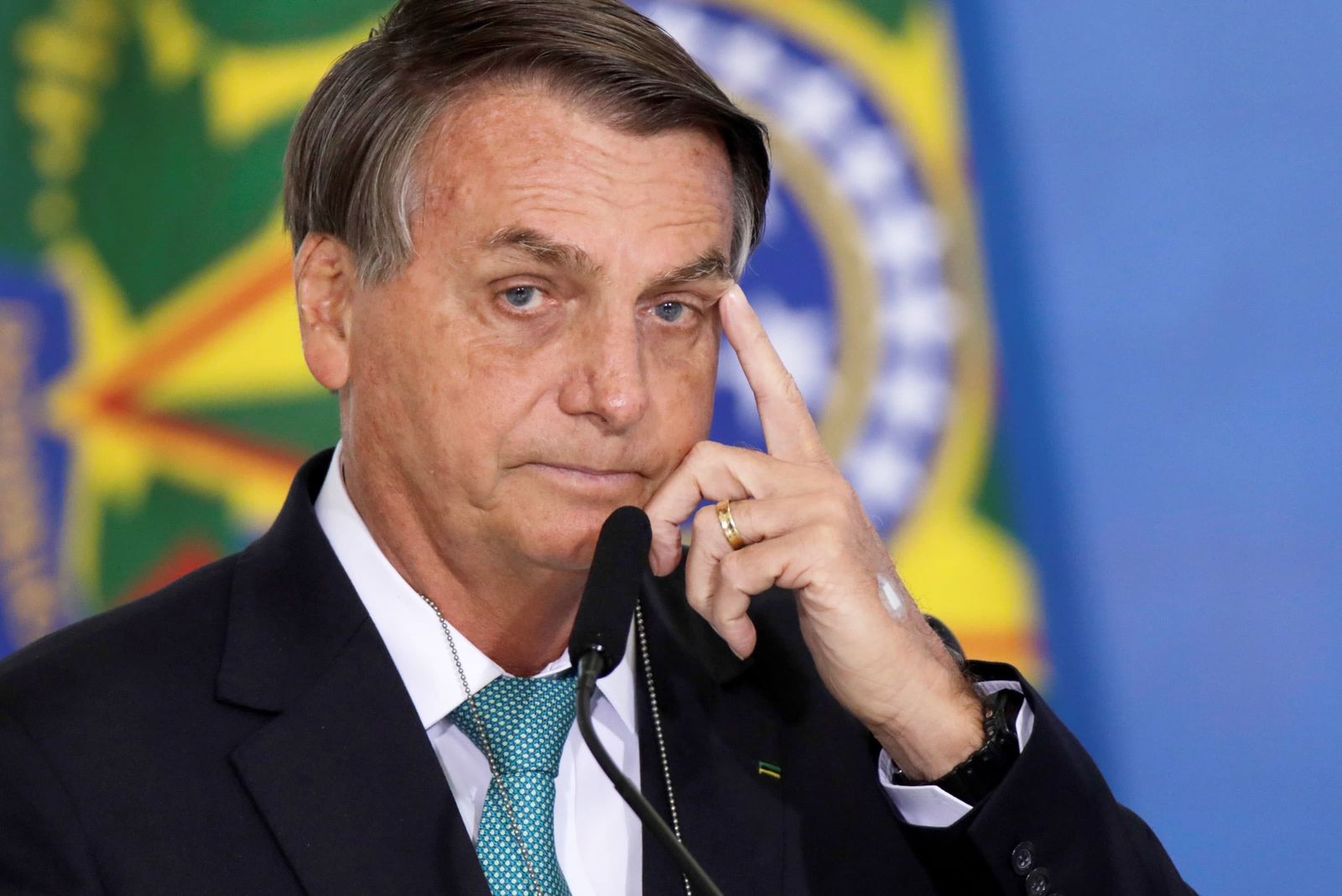Jair Bolsonaro en terapia intensiva por bronconeumonía