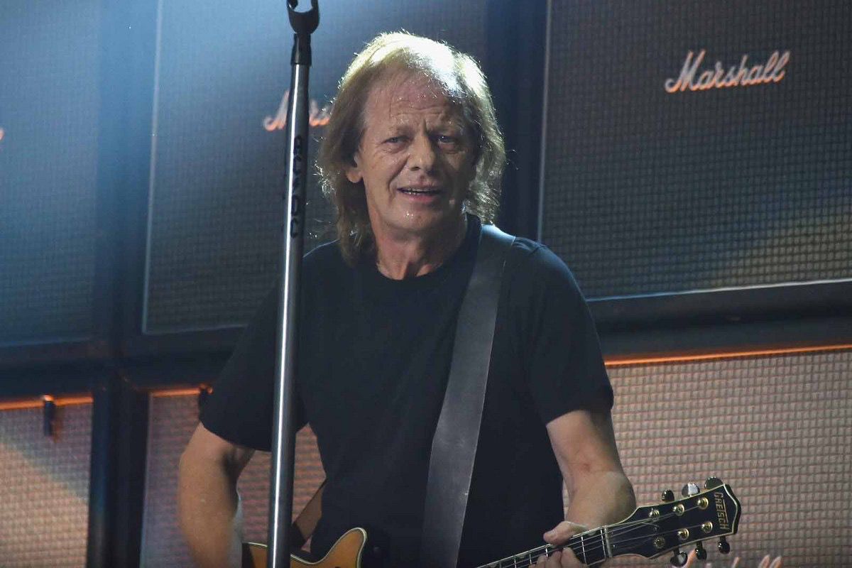 Stevie Young, guitarrista de AC/DC, internado en Buenos Aires por chequeos preventivos