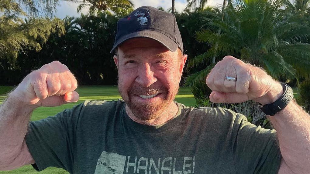 Chuck Norris hospitalizado de emergencia en Hawái tras complicación médica
