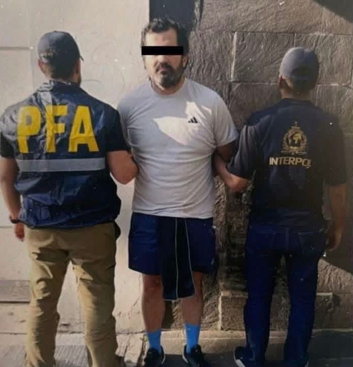 Detienen al contralmirante Fernando Farías Laguna