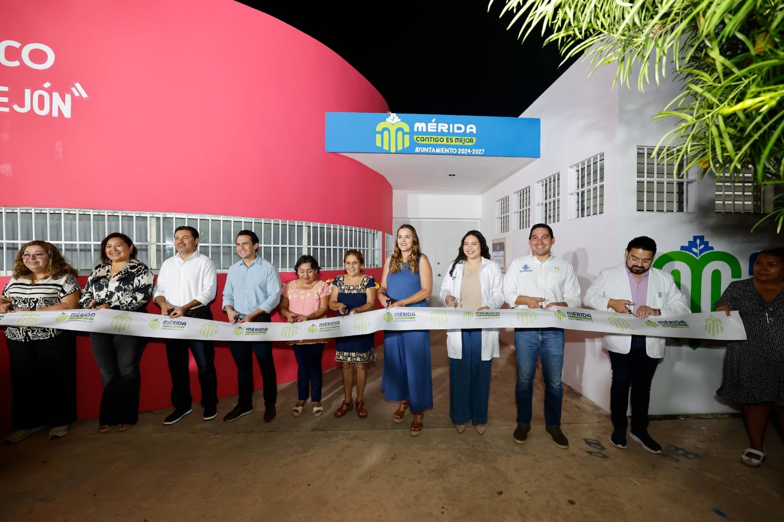 Cecilia Patrón Laviada lleva servicios de salud y desarrollo personal a cada rincón de Mérida.