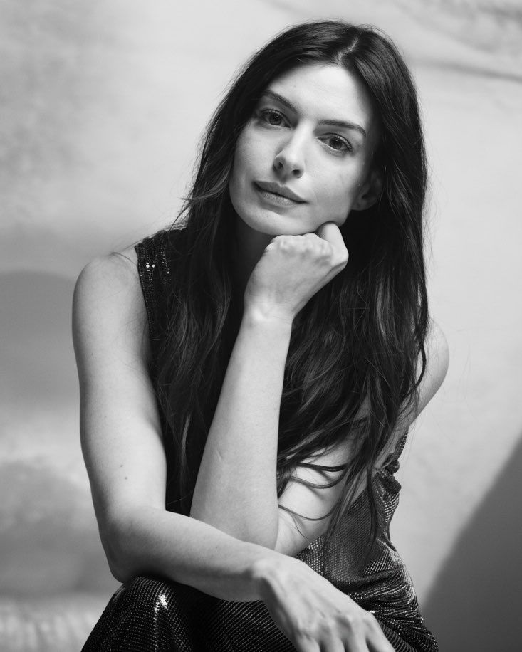 Anne Hathaway, la mujer más bella del mundo según la revista People en 2026